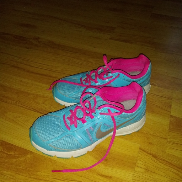 Nike - Picture 8 of 12